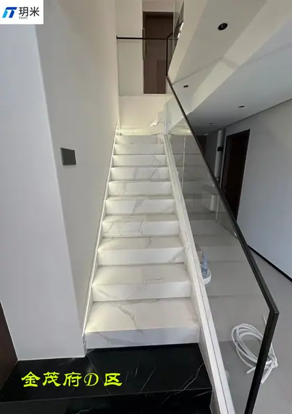 鼓楼金茂府复式（现场实拍）全屋智能复式楼梯灯光与感应实拍